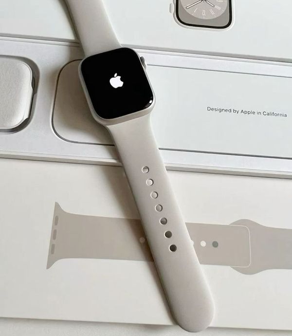 Apple watch series 82.jpeg